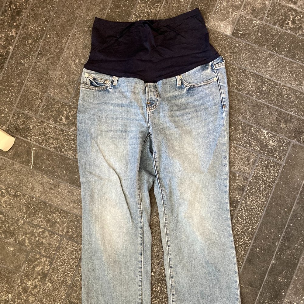 GAP maternity jeans, size 30R - NEW